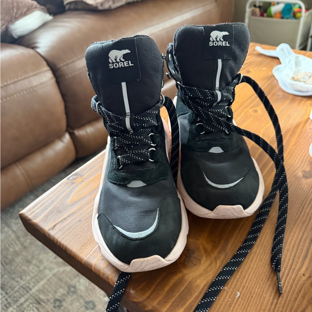 Sorel Black and Pink Sneakers